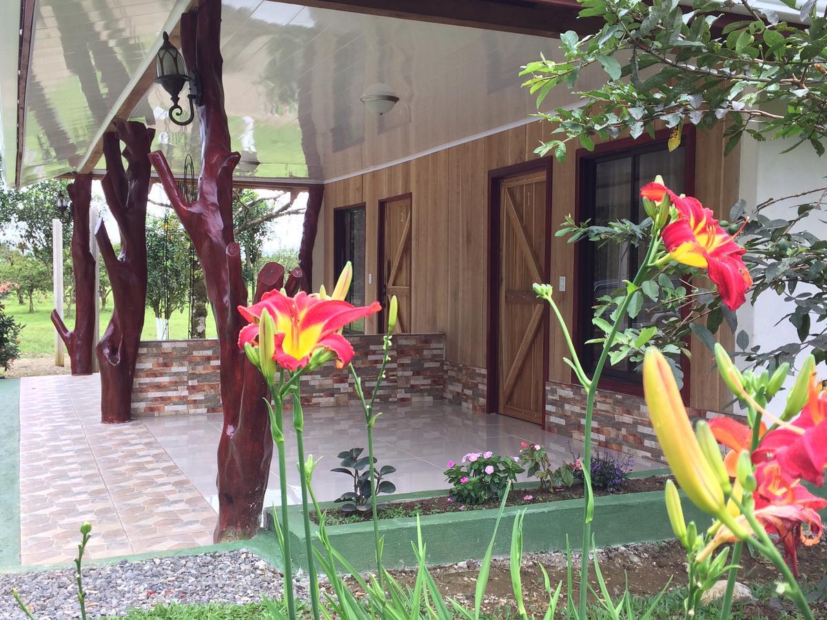 Rio Celeste Springs Blue Lodge Bijagua Exterior foto